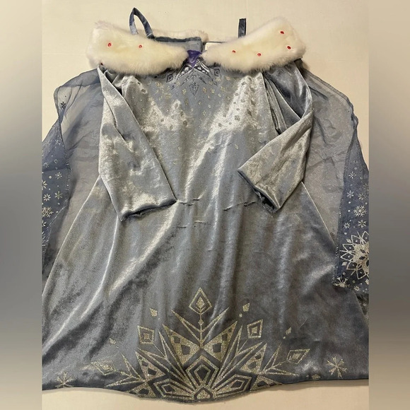 Disney Frozen II Is Elsa Singing Musical Gown Dress Halloween Girls 4-6X - Picture 2 of 5